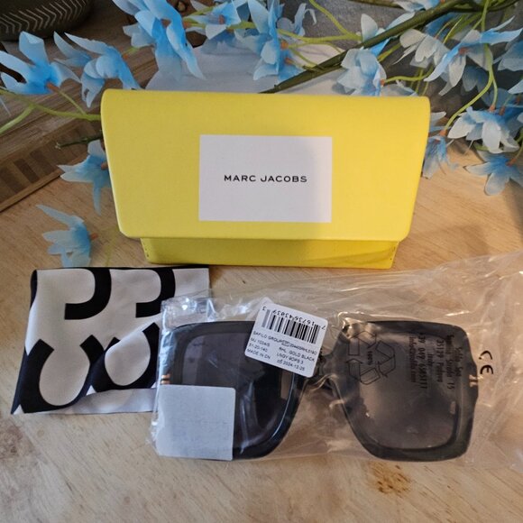 Marc Jacobs Accessories - Marc Jacobs Sunglasses